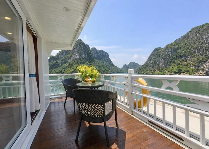 Private Sail - Bai Tu Long Ha Long