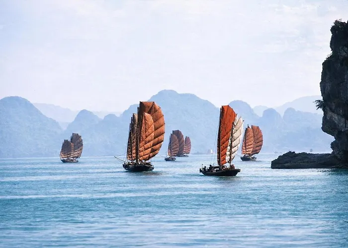 Private Sail - Bai Tu Long * Ha Long