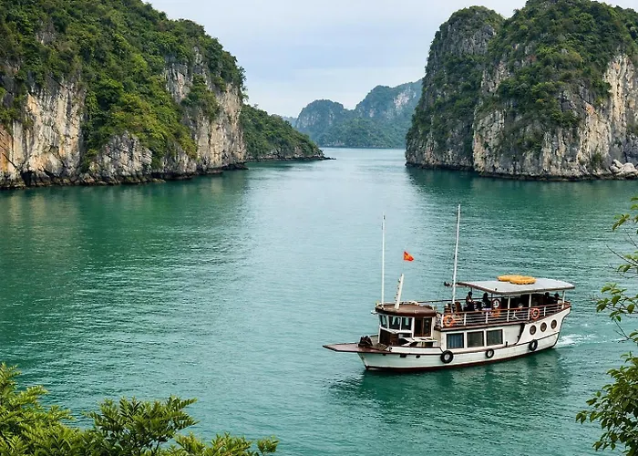 Private Sail - Bai Tu Long  Ha Long
